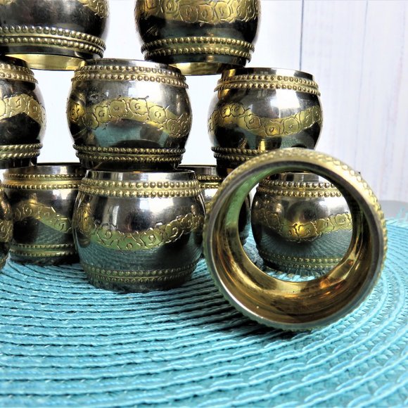 Silver and Gold Napkin Rings (11).....................325 - Picture 4 of 4